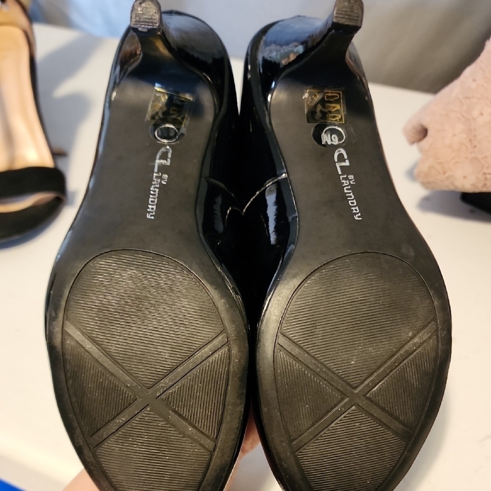 CL by Laundry Black Glossy Heels - Picture 3 of 5